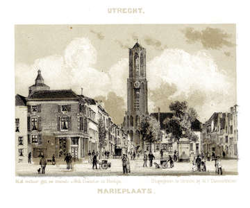 35591 Gezicht op de Mariaplaats te Utrecht uit het westen, met op de achtergrond de Zadelstraat en de ...